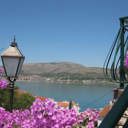 Anda * Trogir